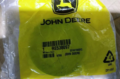 RE537071 Сальник коленвала передний John Deere